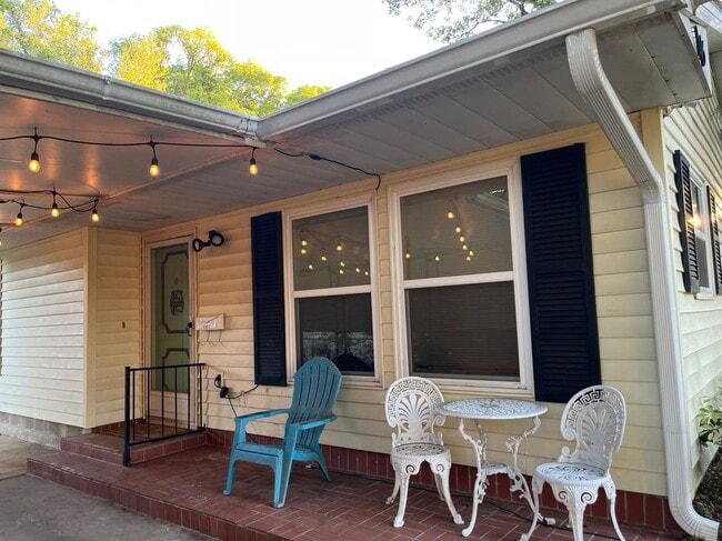 Building Photo - 1816 Weeks Ave