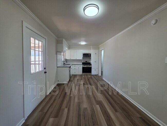 Building Photo - 1413 Nannette St