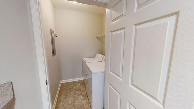 Building Photo - Beautiful and spacious two bedroom two bat...