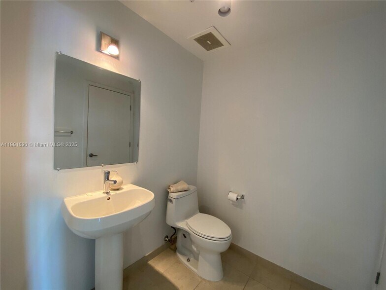 Building Photo - 3301 NE 1st Ave