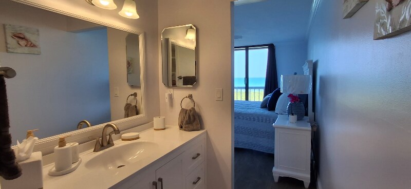 Building Photo - 10600 S Ocean Dr