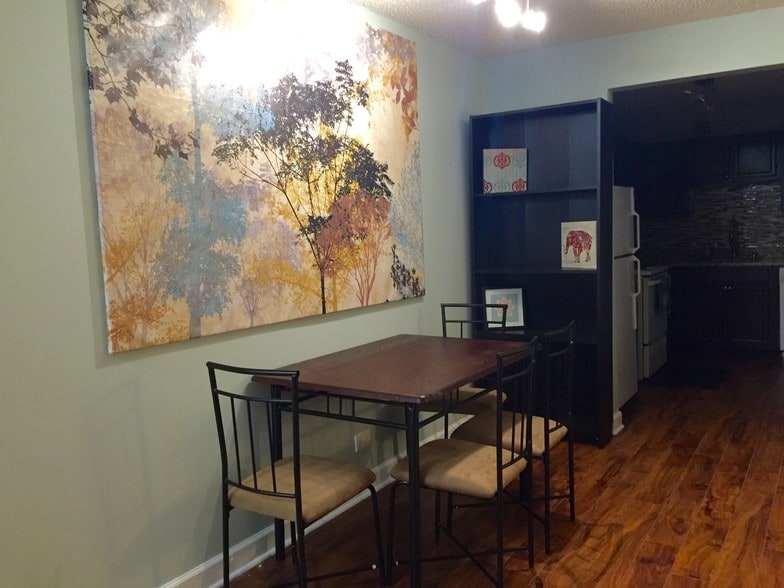 Building Photo - 200 N Dearborn St