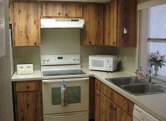 Kitchen - 2581 Countryside Blvd