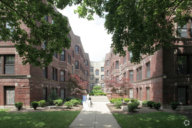 Building Photo - Ivy at Ridgewood