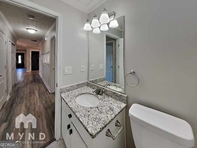 Building Photo - 5801 Meadowview Rd