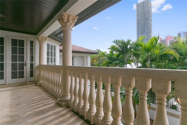 Building Photo - 170 Ocean Blvd