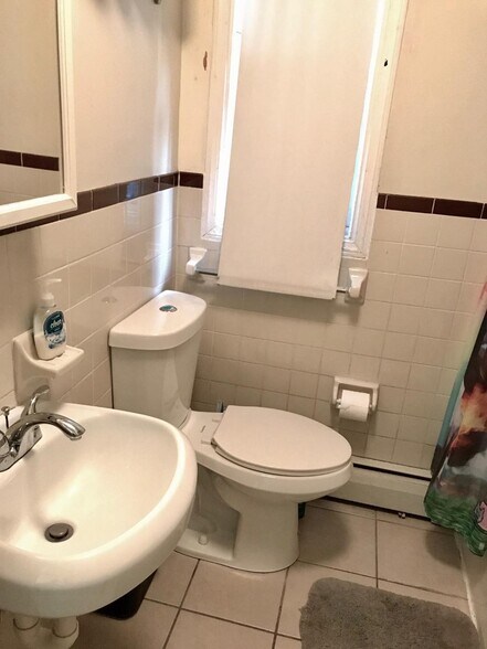 Building Photo - 5 Buckley Ave