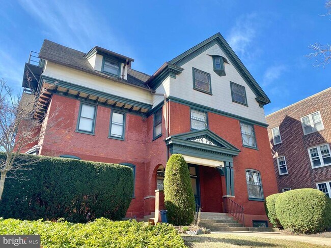 Building Photo - 1310 Delaware Ave