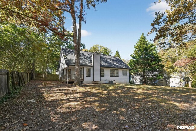 Building Photo - 198 Lakeview Dr