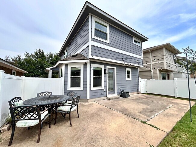 Building Photo - Modern 3/BR 2.5/BA Home with Patio & Balcony