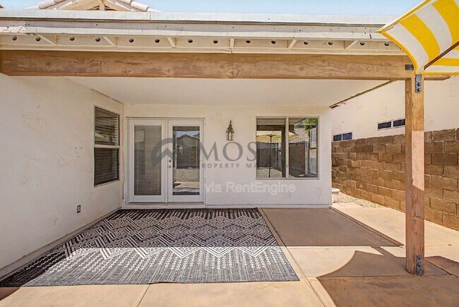 Building Photo - 1271 W Gail Dr