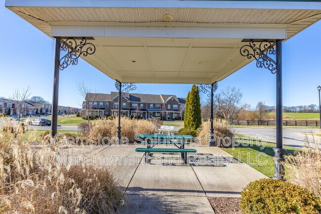 Building Photo - 304 Oldbury Ln