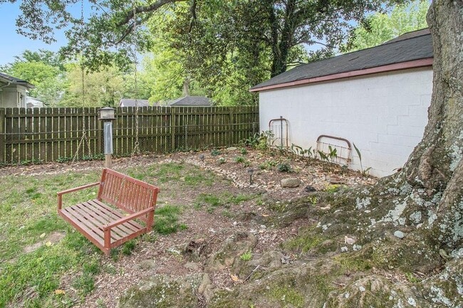 Building Photo - 1755 Langston Ave SW
