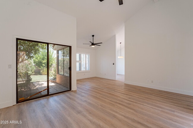 Building Photo - 1717 N Ventura Ln