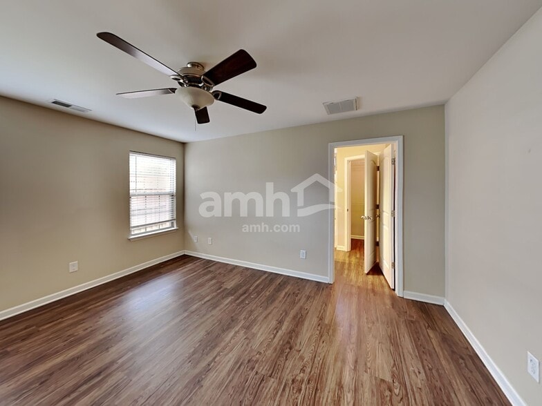 Building Photo - 484 Albion Cir