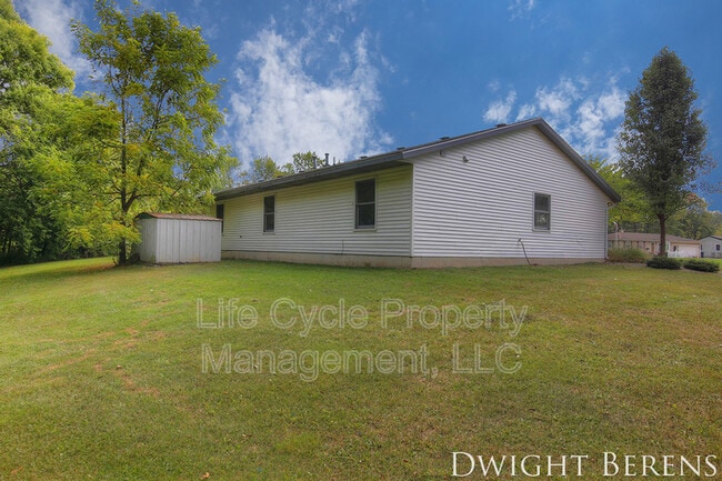 Building Photo - 6705 North Dr