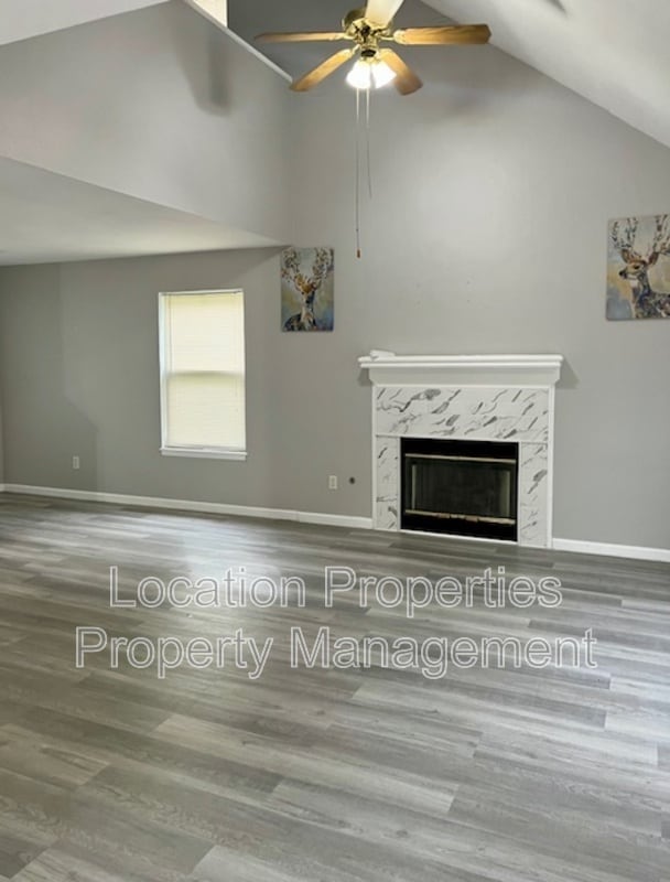 Building Photo - 2767 Grand Cir