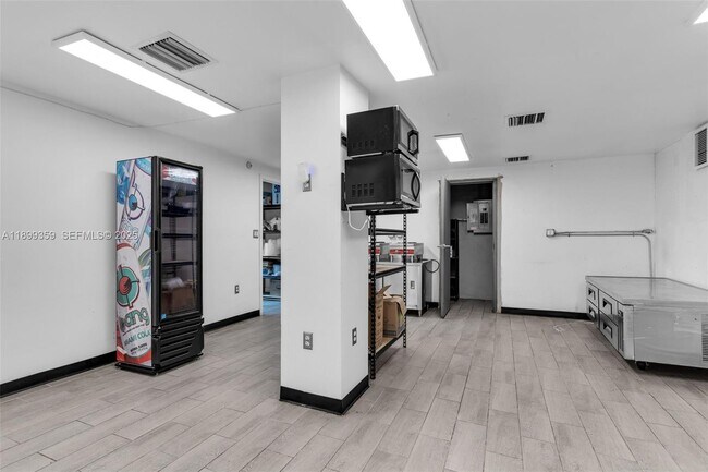 Building Photo - 23175 Naranja Rd