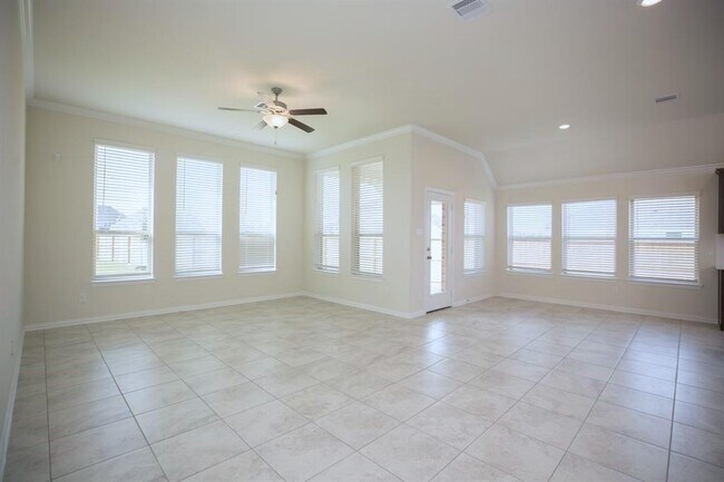 Building Photo - 10702 Balivcar Ct