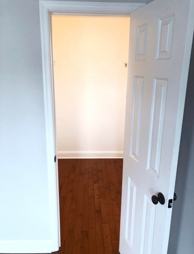 Building Photo - 812 Walnut St