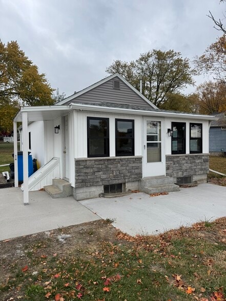 Building Photo - 635 11th St