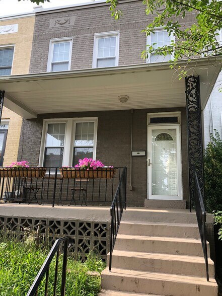 Building Photo - 1826 A St SE