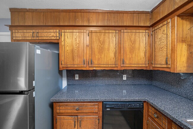 Building Photo - 5011 SE Avalon Ave