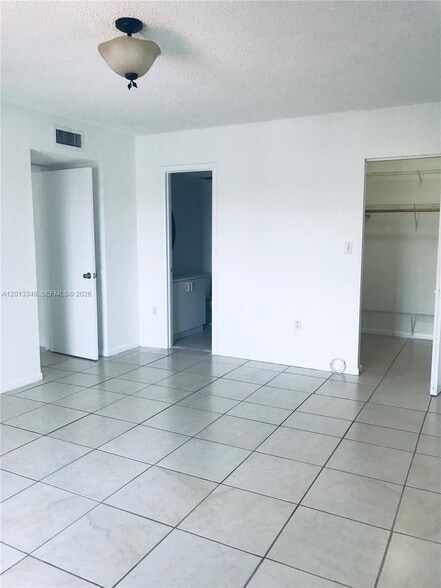 Building Photo - 17600 NW 68th Ave