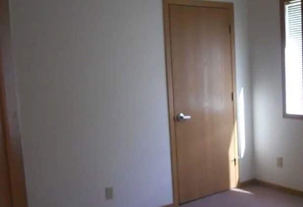 Building Photo - 303 Parker Dr