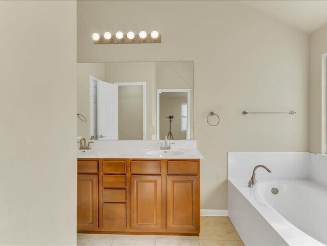 Building Photo - 3513 Dry Brook Crossing