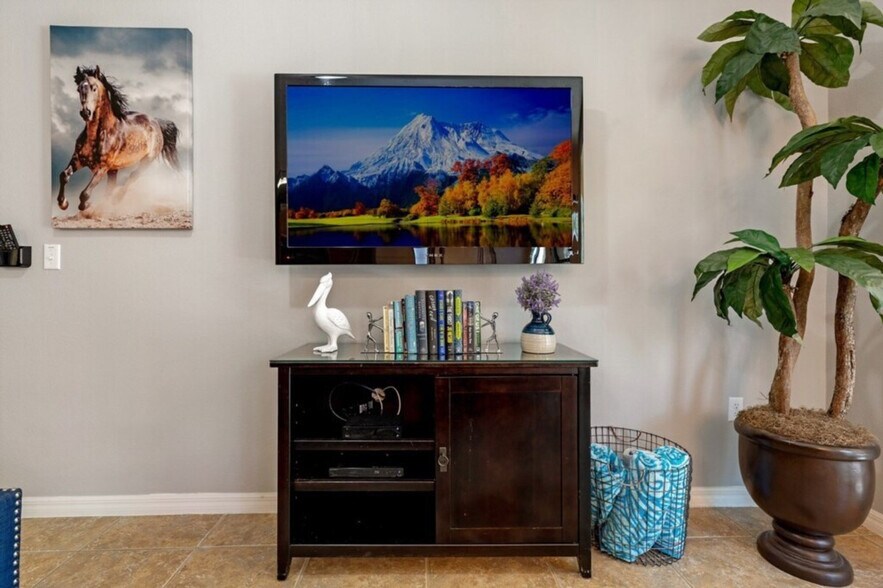 Building Photo - 1157 Cypress Pointe Blvd