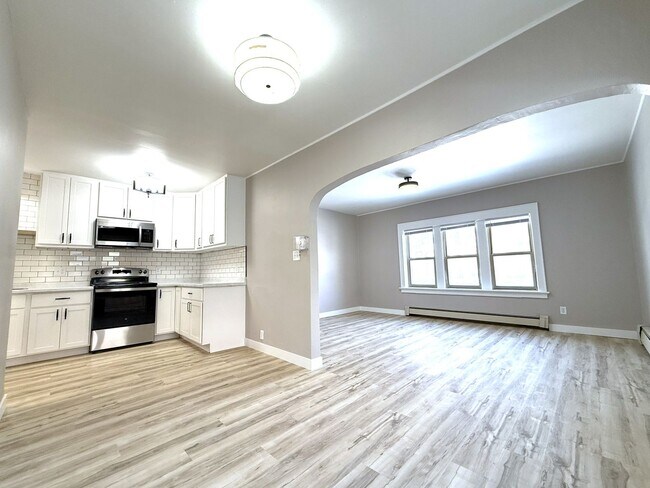 Building Photo - 1532 S 64th St