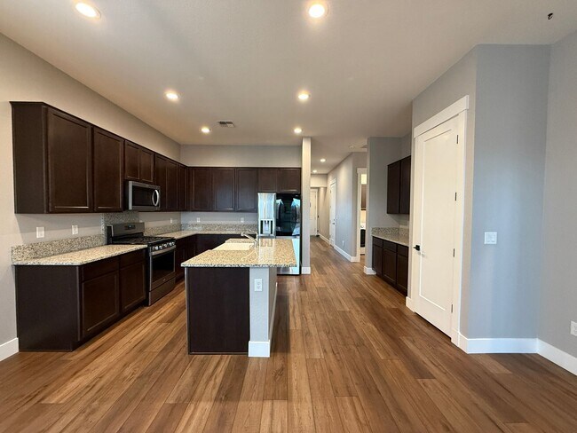 Building Photo - Beautiful single story Toll Brothers Home in The Prestiges Stonebrook Community