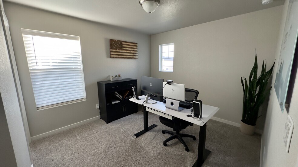 Building Photo - 965 Mouflon Dr
