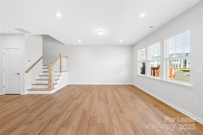Building Photo - 5676 Clear Creek Ln