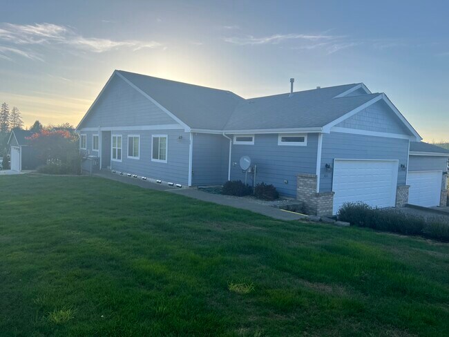 Primary Photo - 301 Brant Ln