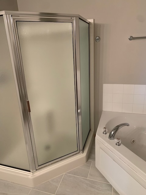 Shower - 601 Orchard Hills Dr