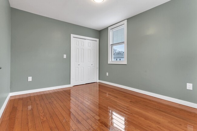 Building Photo - 11 Brett St