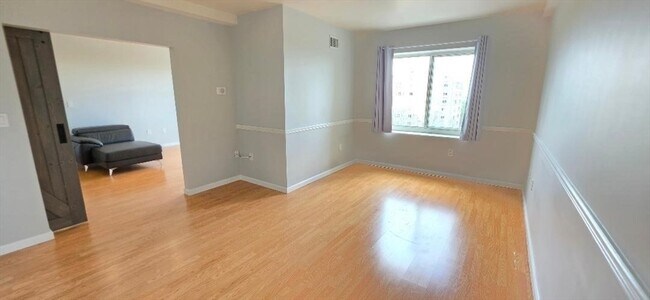 Building Photo - 1 Cityview Ln