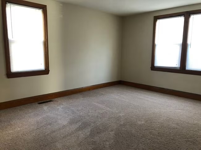 Building Photo - 13 Kemper Ave