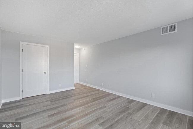 Building Photo - 8370 Greensboro Dr