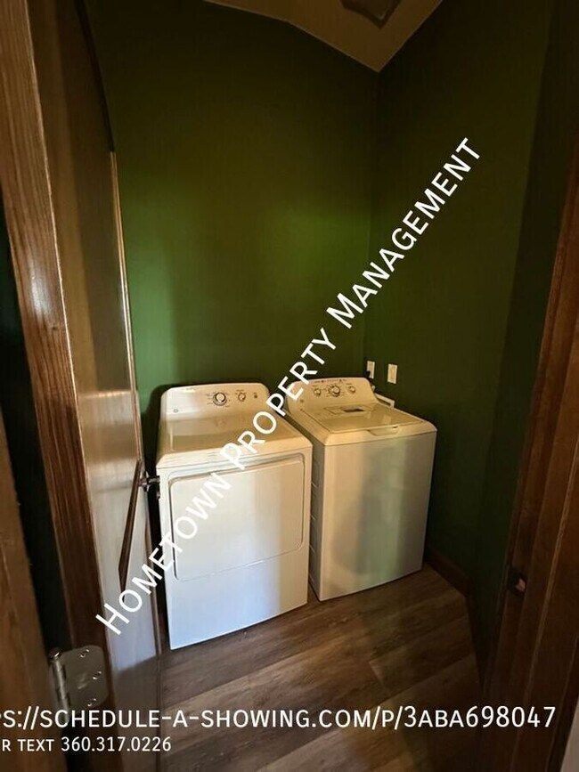 Building Photo - 4047 Legacy Dr NE