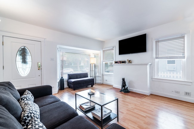 Building Photo - 8655 Clifton Way