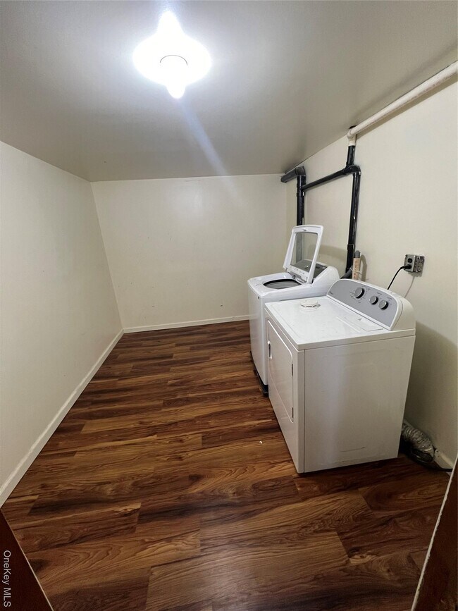 Building Photo - 804 Berkshire Rd