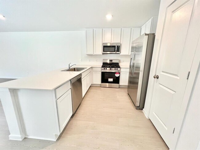 Building Photo - 3023 Mallorca Dr