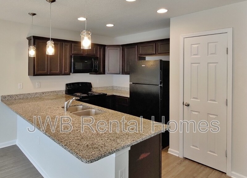 Building Photo - 2817 Regulus Dr