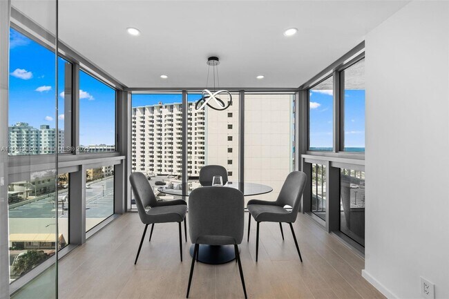 Building Photo - 2655 Collins Ave