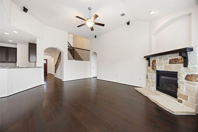 Building Photo - 16726 Sycamore Bend Dr