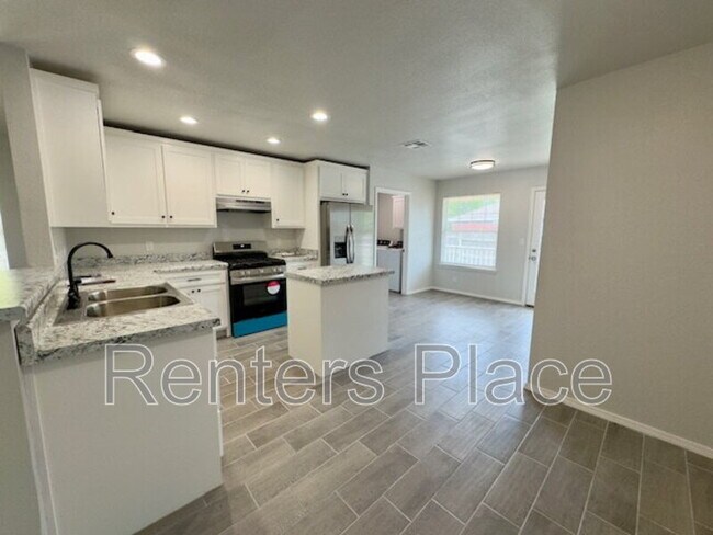 Building Photo - 3607 W Beech