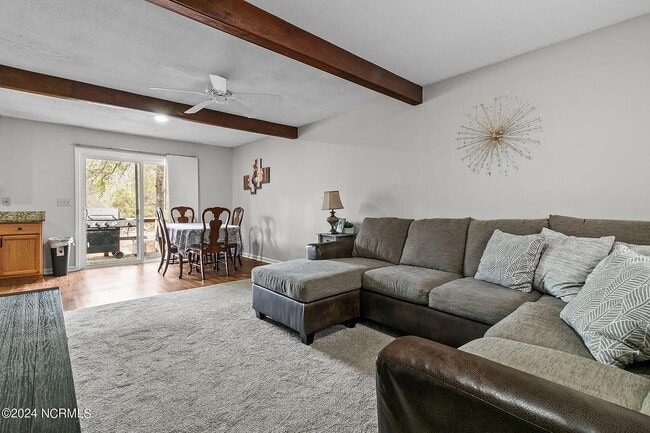 Building Photo - 284 Robert Sands Rd